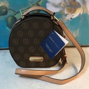 Adrienne Vittadini Clam Case Crossbody